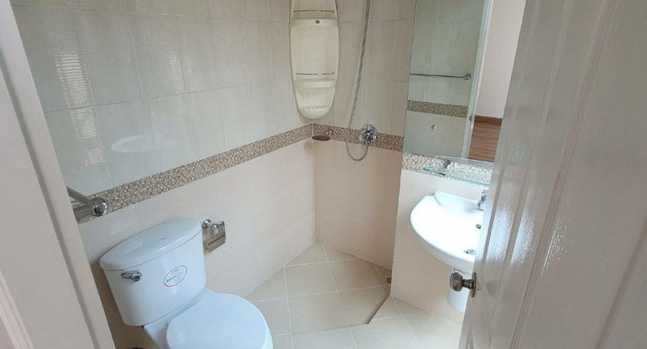 Casa adosada en venta de 3 habitaciones en Chatuchak, Bangkok