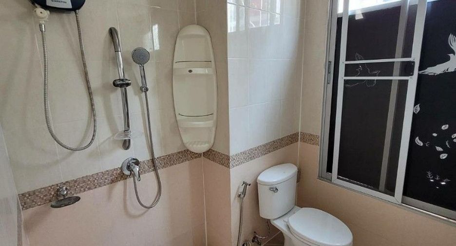 Casa adosada en venta de 3 habitaciones en Chatuchak, Bangkok