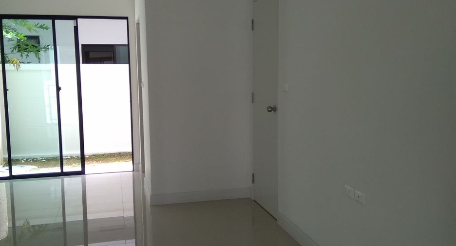 À vendre 3 chambres maison de ville à Prawet, Bangkok