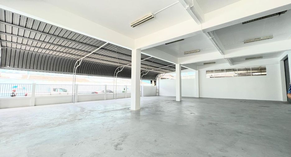 For rent 10 bed warehouse in Mueang Samut Prakan, Samut Prakan