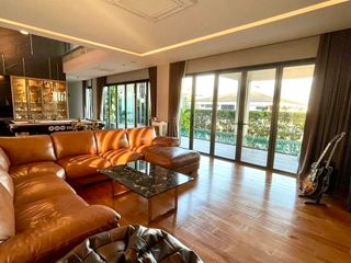 For sale 6 bedrooms house in Watthana, Bangkok