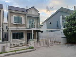 For sale 4 Beds townhouse in Lam Luk Ka, Pathum Thani