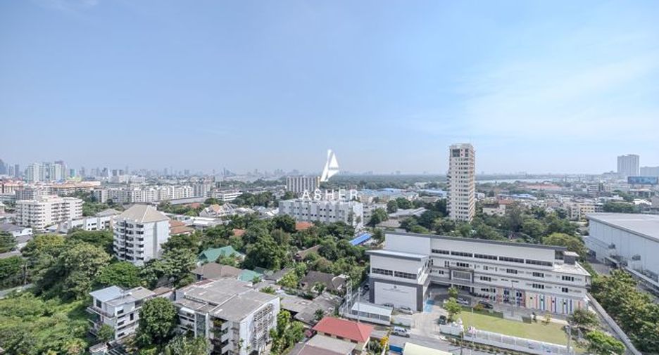 À louer 3 chambres condo à Yan Nawa, Bangkok