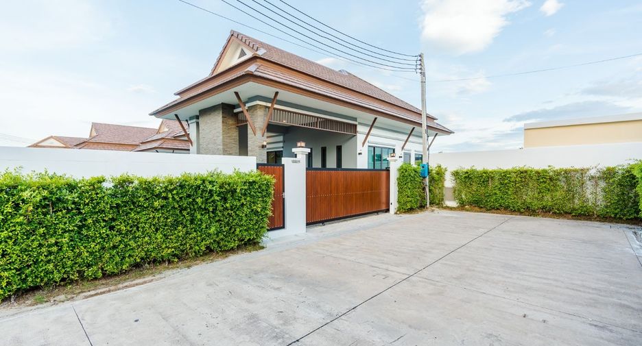 For sale 3 bedrooms villa in Cha Am, Phetchaburi
