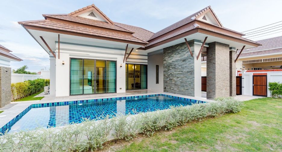 For sale 3 bedrooms villa in Cha Am, Phetchaburi