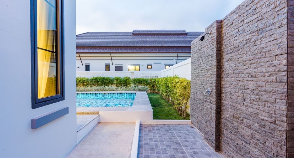 For sale 3 bedrooms villa in Cha Am, Phetchaburi