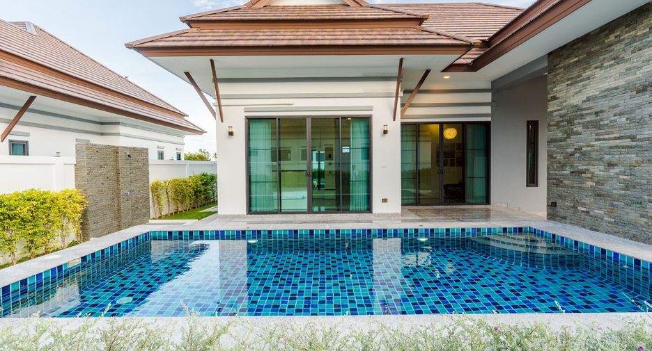 For sale 3 bedrooms villa in Cha Am, Phetchaburi