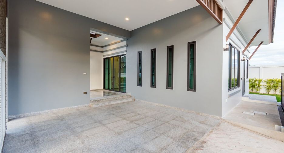 For sale 3 bedrooms villa in Cha Am, Phetchaburi