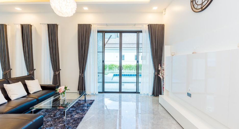 For sale 3 bedrooms villa in Cha Am, Phetchaburi