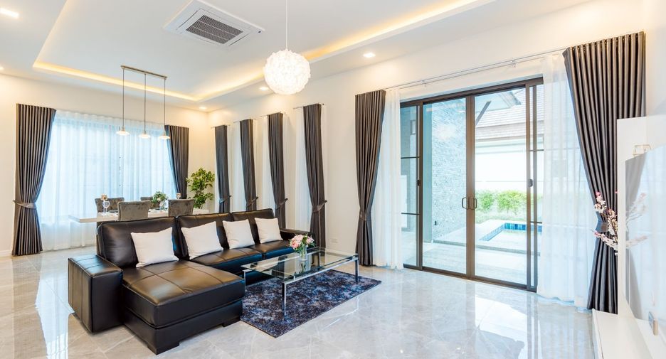 For sale 3 bedrooms villa in Cha Am, Phetchaburi