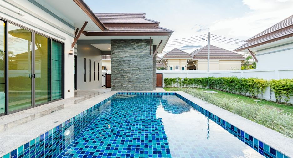 For sale 3 bedrooms villa in Cha Am, Phetchaburi