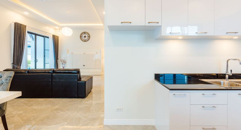 For sale 3 bedrooms villa in Cha Am, Phetchaburi
