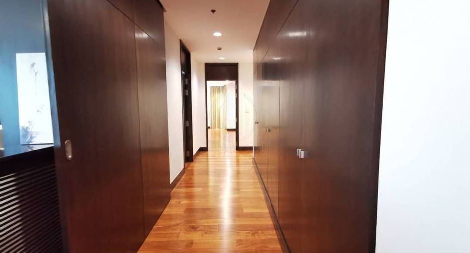 For rent 5 bedrooms condo in Pathum Wan, Bangkok