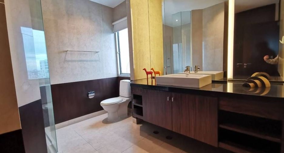 For rent 5 bedrooms condo in Pathum Wan, Bangkok