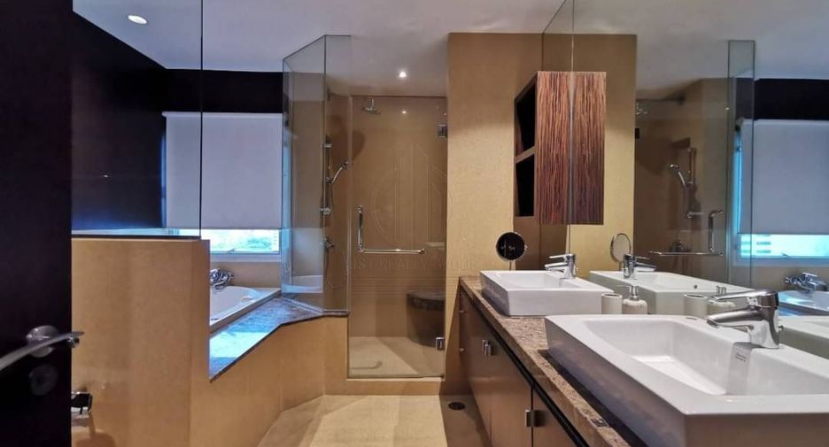 For rent 5 bedrooms condo in Pathum Wan, Bangkok