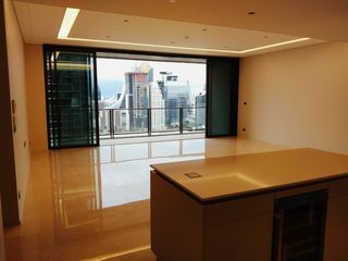 For sale 3 bedrooms condo in Pathum Wan, Bangkok