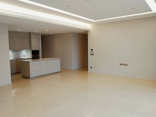For sale 3 bedrooms condo in Pathum Wan, Bangkok