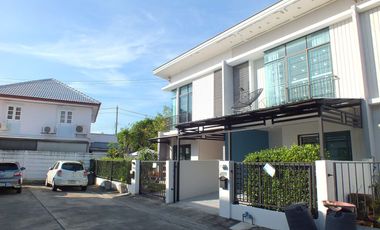 出售 3 卧室 联排别墅 在 Pak Kret, Nonthaburi