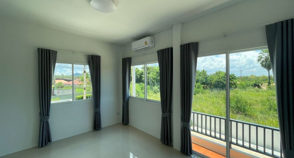 For rent 2 bed townhouse in Ban Chang, Rayong