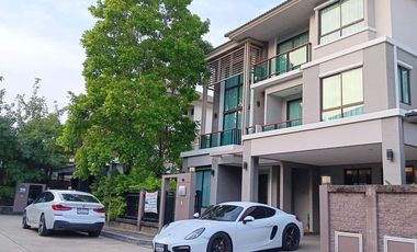 For sale 5 bedrooms house in Khan Na Yao, Bangkok