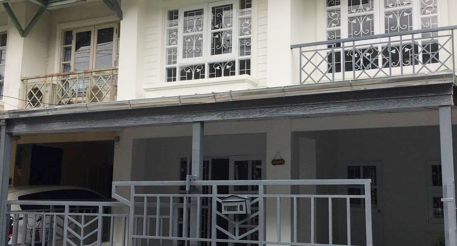 出售 3 卧室 联排别墅 在 Khlong Luang, Pathum Thani