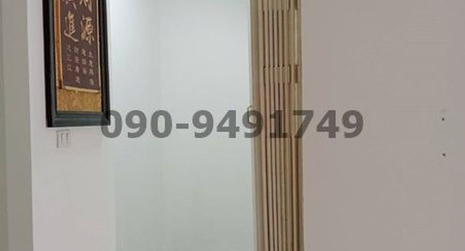 For rent 3 bedrooms townhouse in Bang Khae, Bangkok