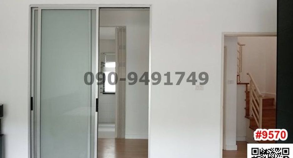For rent 3 bedrooms townhouse in Bang Khae, Bangkok