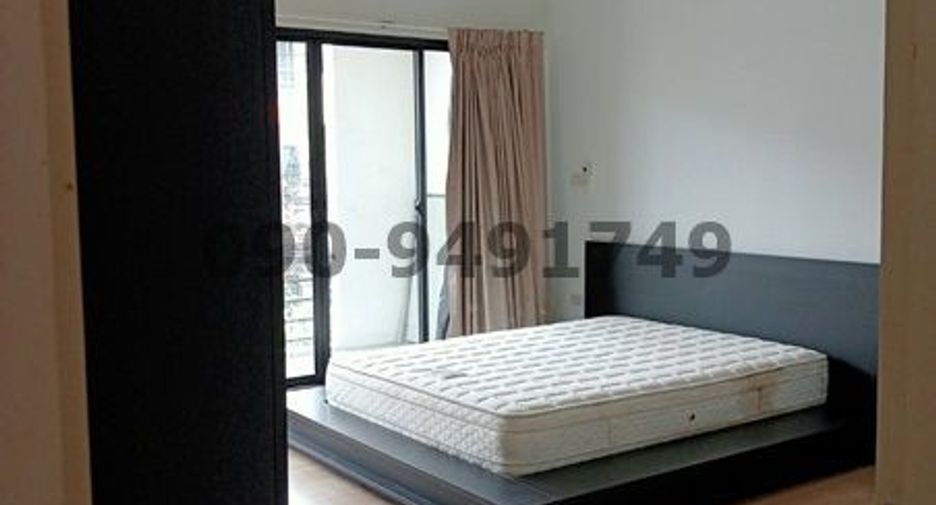 For rent 3 bedrooms townhouse in Bang Khae, Bangkok