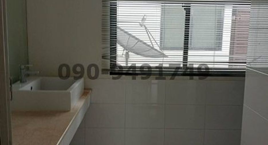 For rent 3 bedrooms townhouse in Bang Khae, Bangkok