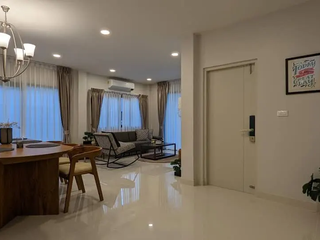 Аренда 4 спальни дом в Bang Phli, Самутпракан