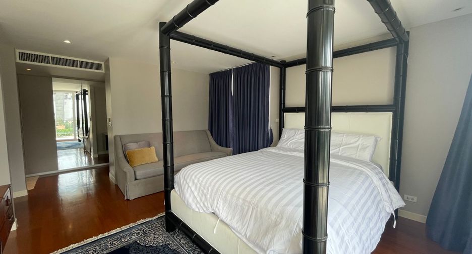 For rent 3 bedrooms condo in Watthana, Bangkok