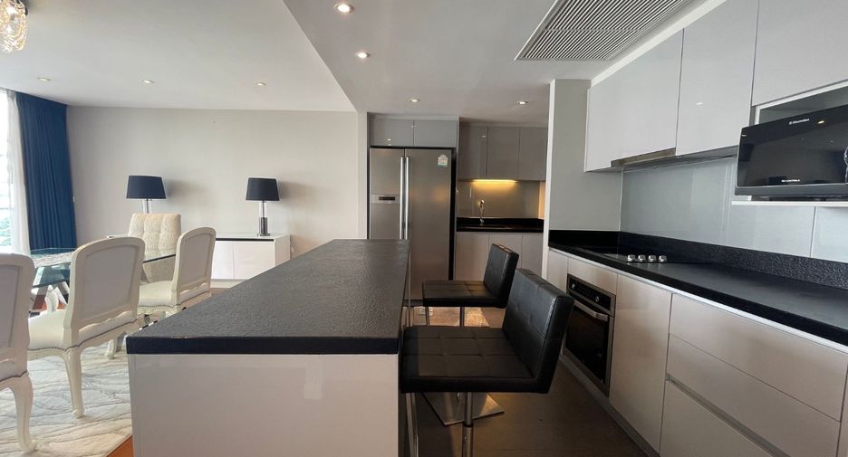 For rent 3 bedrooms condo in Watthana, Bangkok