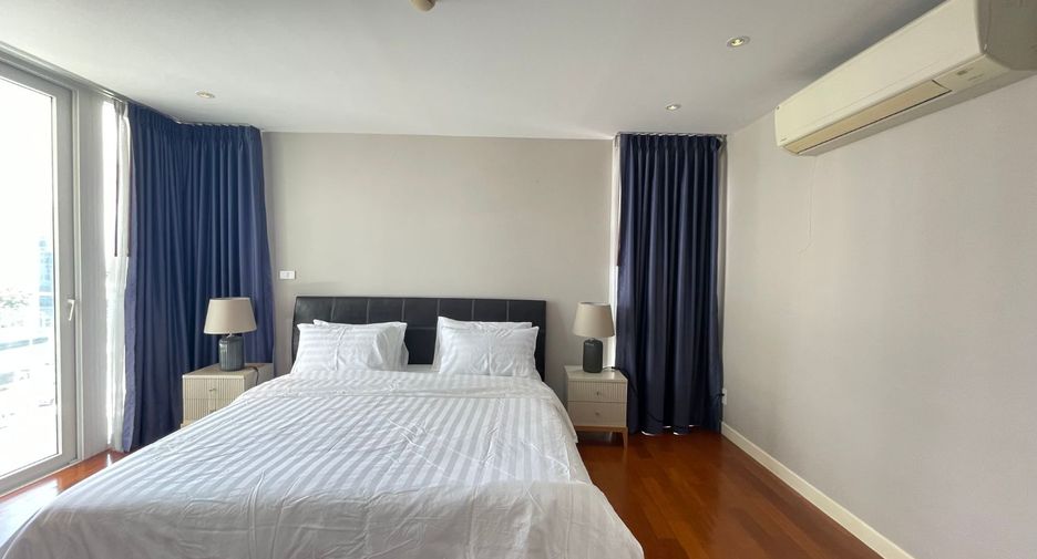 For rent 3 bedrooms condo in Watthana, Bangkok
