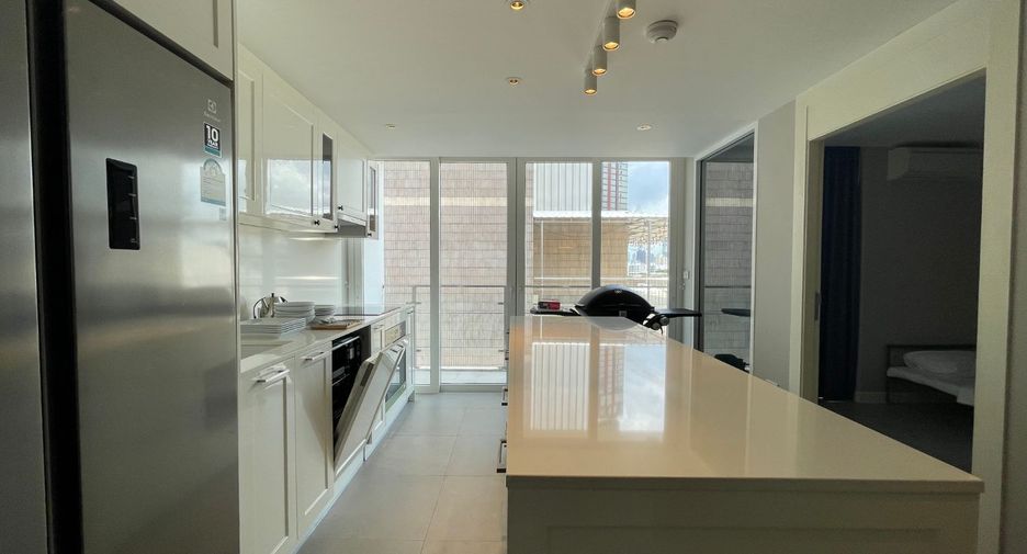 For rent 3 bedrooms condo in Watthana, Bangkok
