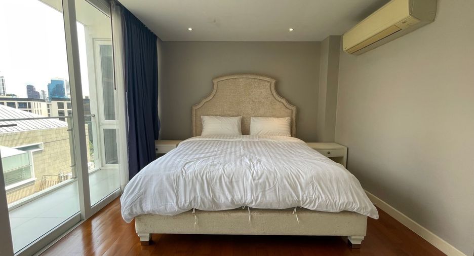 For rent 3 bedrooms condo in Watthana, Bangkok