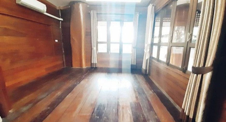 ขาย 8 ห้องนอน พื้นที่ค้าปลีก ใน สันป่าตอง, เชียงใหม่