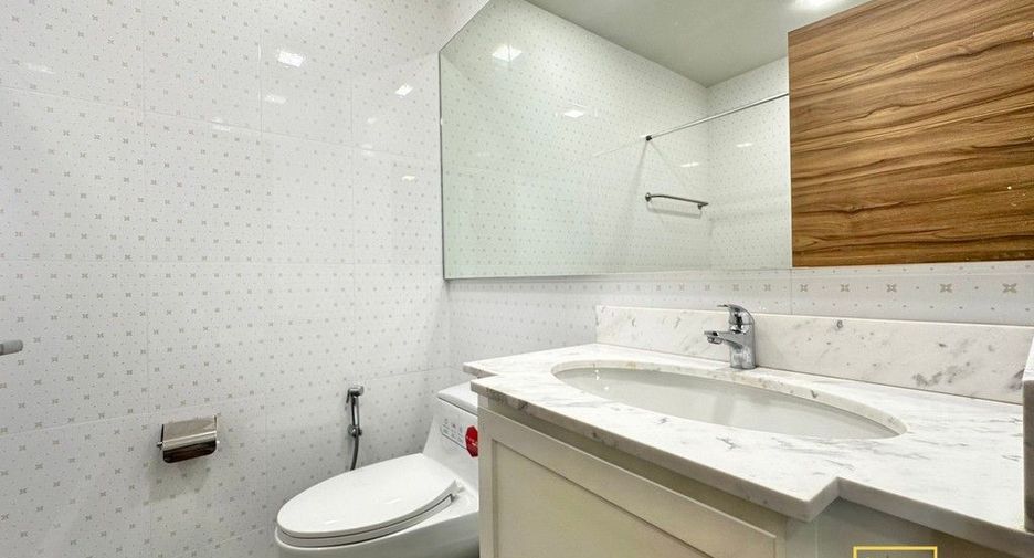 Haus zur Miete mit 3 Zimmer in Watthana, Bangkok