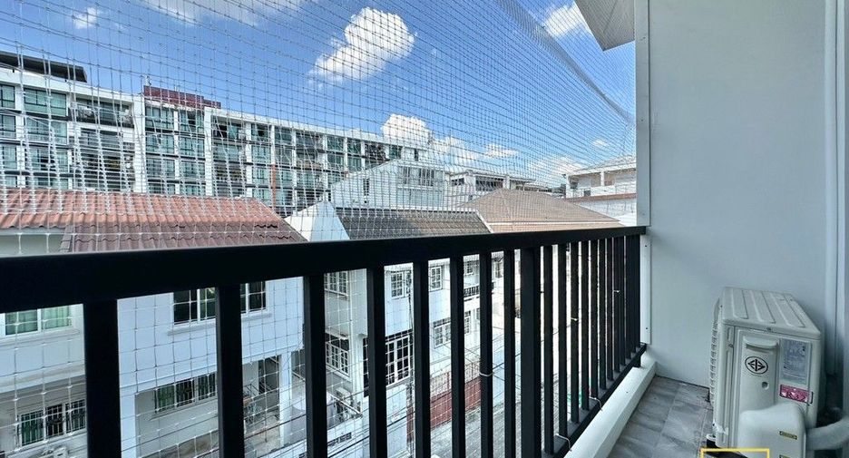 Haus zur Miete mit 3 Zimmer in Watthana, Bangkok