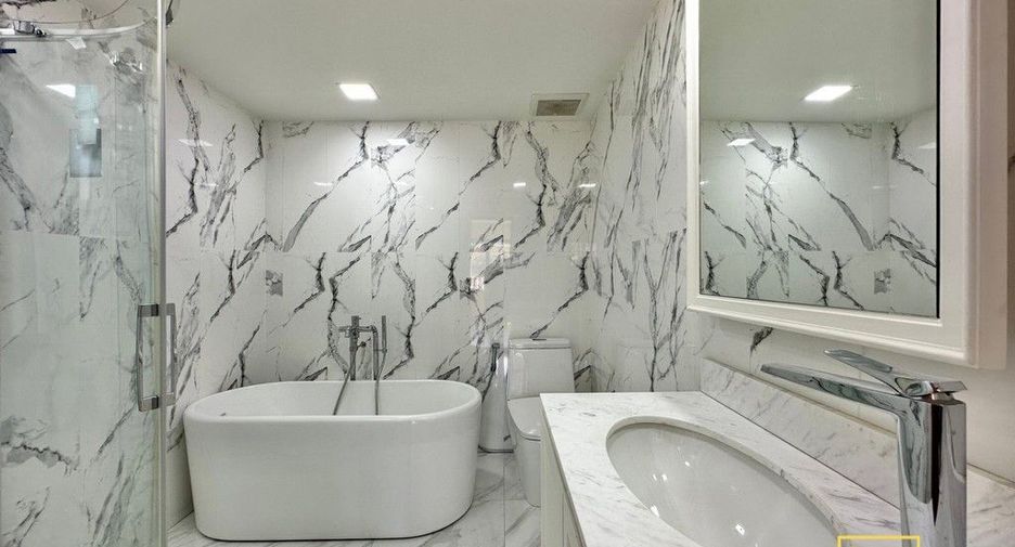 Haus zur Miete mit 3 Zimmer in Watthana, Bangkok