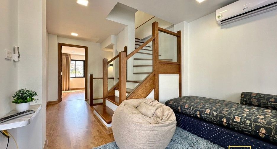 Haus zur Miete mit 3 Zimmer in Watthana, Bangkok