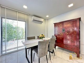 Haus zur Miete mit 3 Zimmer in Watthana, Bangkok