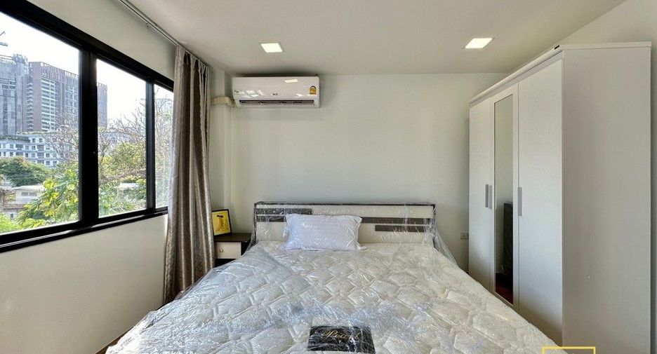 Haus zur Miete mit 3 Zimmer in Watthana, Bangkok