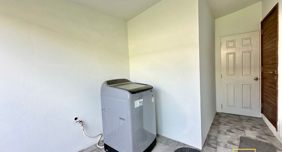 Haus zur Miete mit 3 Zimmer in Watthana, Bangkok