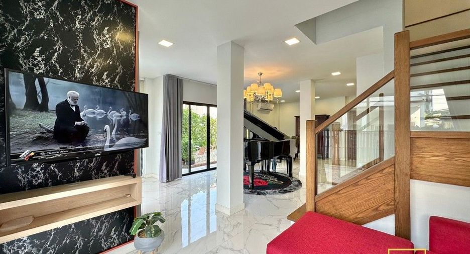 Haus zur Miete mit 3 Zimmer in Watthana, Bangkok