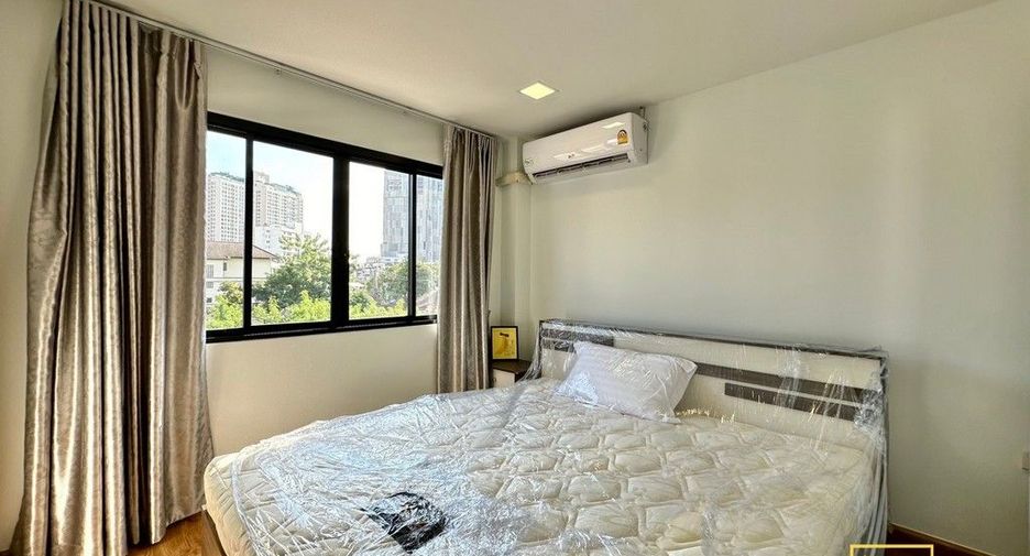 Haus zur Miete mit 3 Zimmer in Watthana, Bangkok