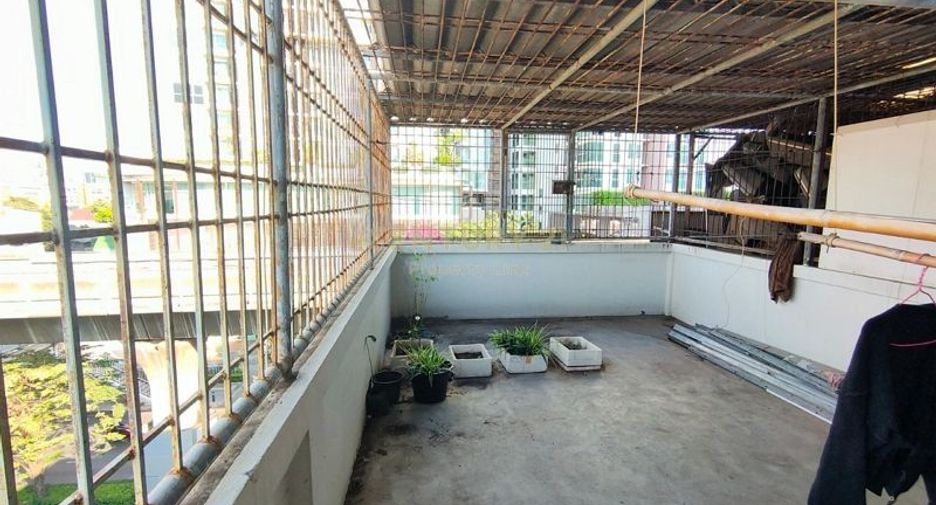 For sale retail Space in Phaya Thai, Bangkok