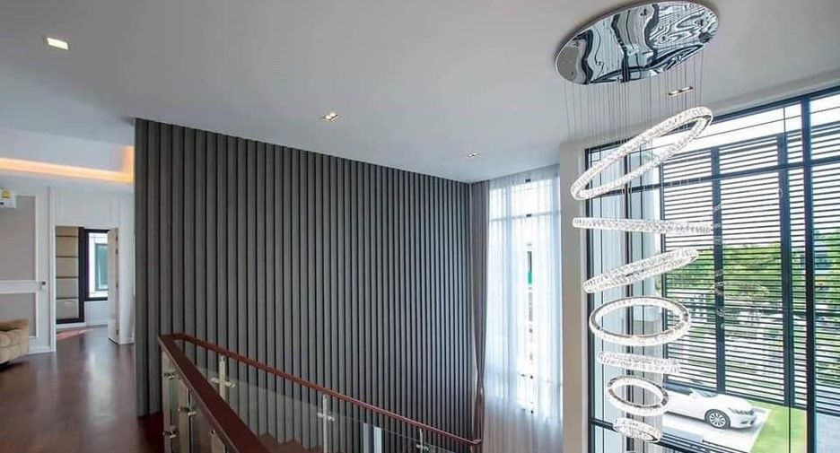 Casa en alquiler y en venta de 4 habitaciones en Bang Bon, Bangkok