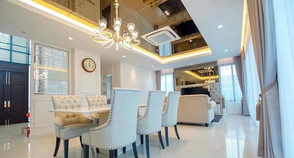 Casa en alquiler y en venta de 4 habitaciones en Bang Bon, Bangkok
