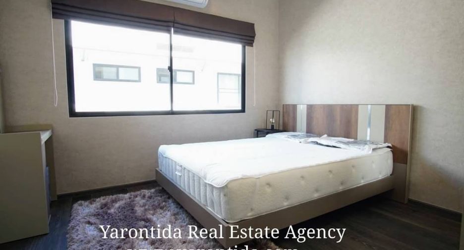 For rent 3 bedrooms townhouse in Bang Phli, Samut Prakan