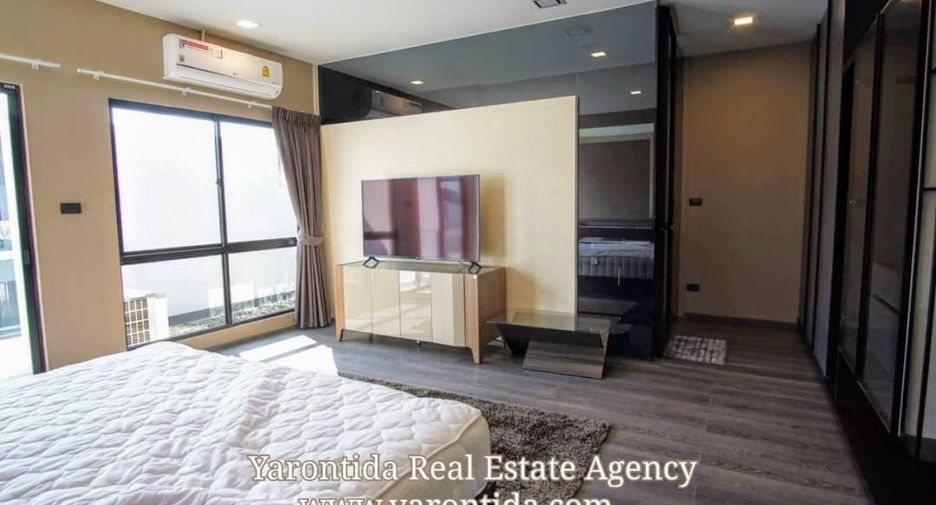 For rent 3 bedrooms townhouse in Bang Phli, Samut Prakan